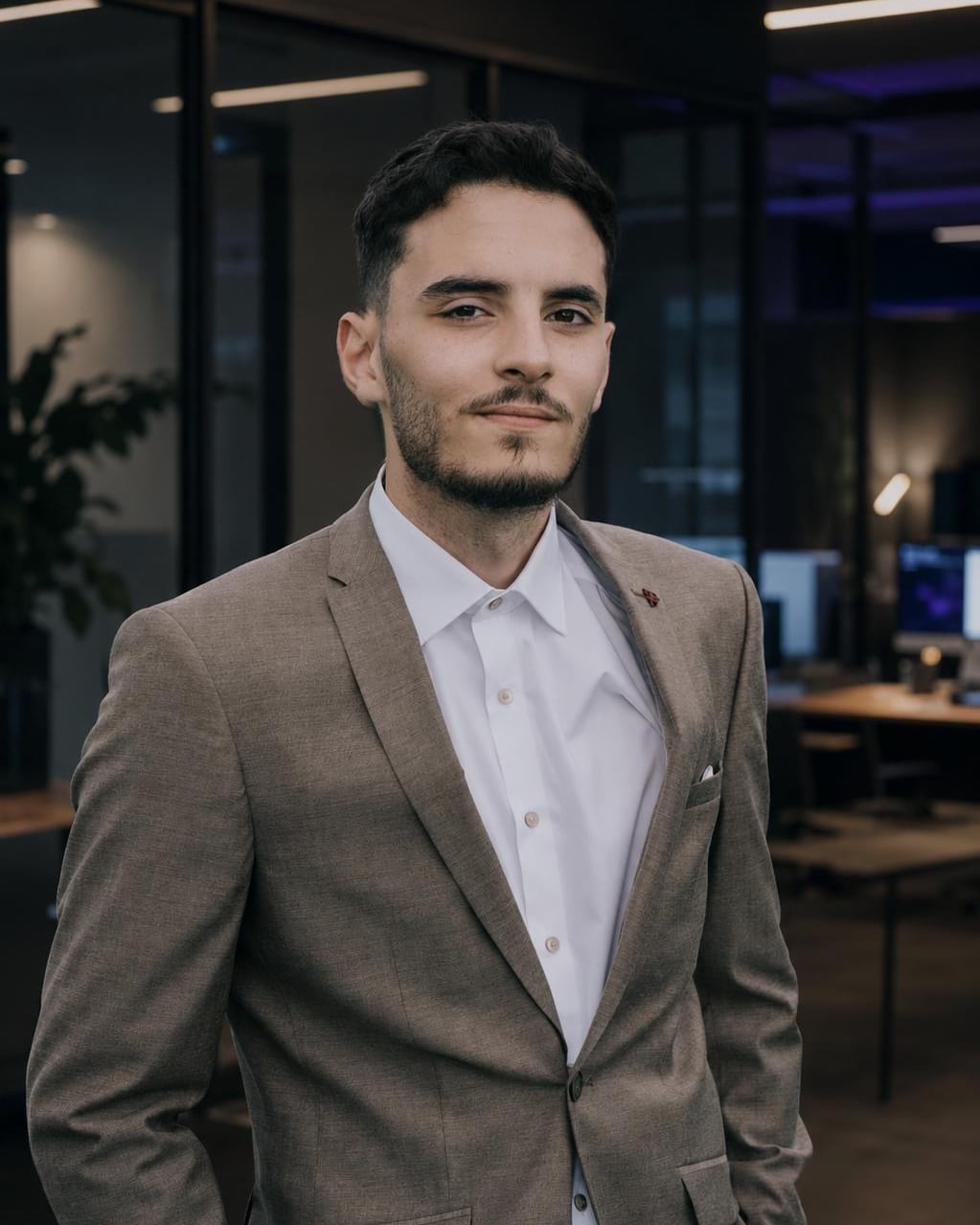 Hussam Alkharfan, Werbeagentur Almapulse, in St. Peter am Hart bei Braunau am Inn